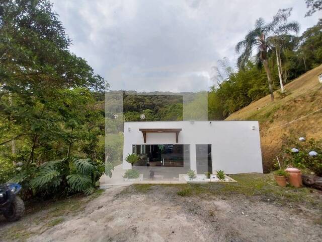 Venda em Centro - Juquitiba